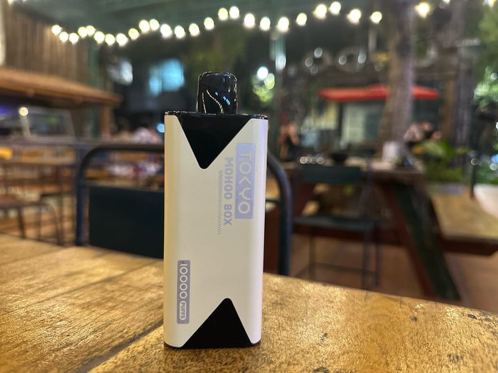 Tokyo Mohoo Box/Device 10,000Puffs